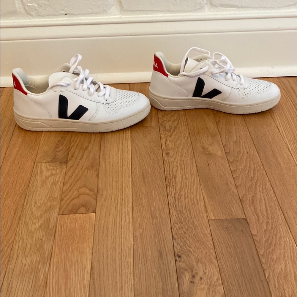 Veja Women’s White and Navy Sneakers - 8